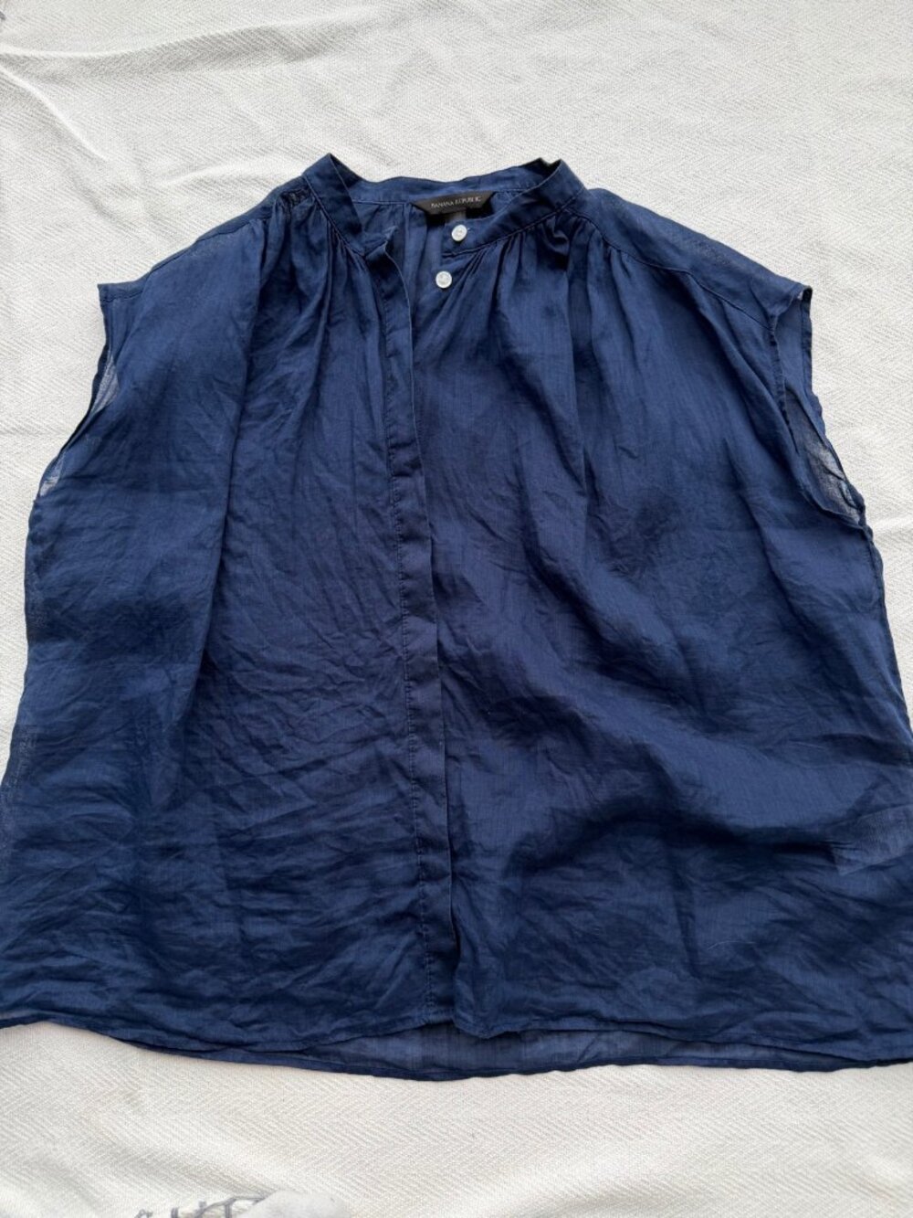 Banana Republic Sleeveless Shirred Top Women's Small Navy Ramie